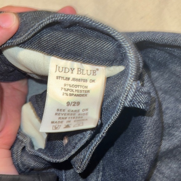 Dark Blue Skinny Jeans with Tapered Legs and Stretchy Fabric - Picture 2 of 4